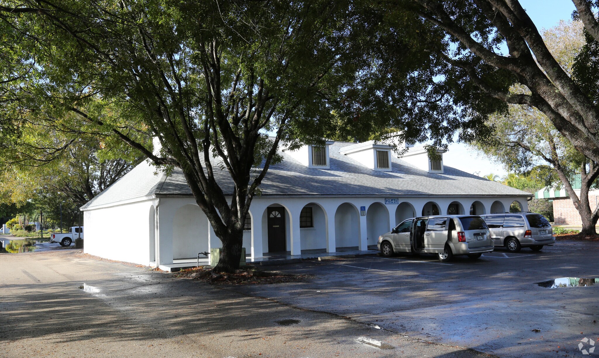 2540 Winkler Ave, Fort Myers, FL à louer Photo de l’immeuble– Image 1 sur 9