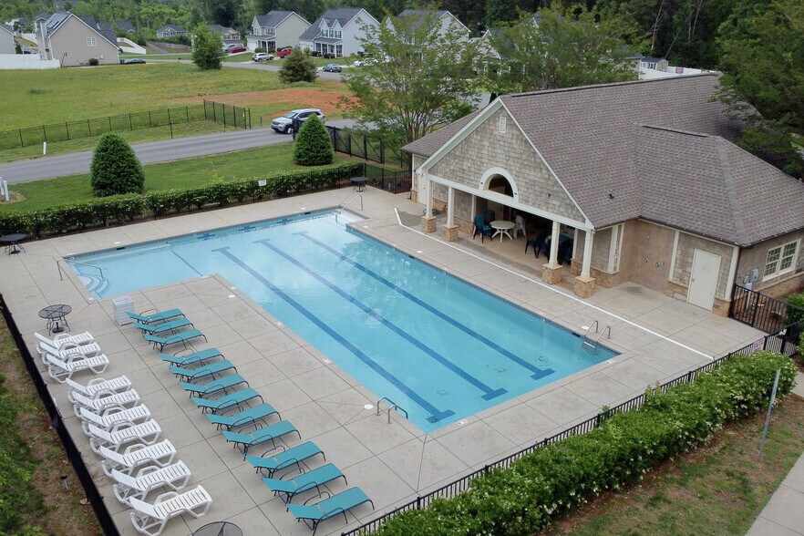 121 Mountain Island Dr, Statesville, NC à vendre - Photo de l’immeuble – Image 2 sur 13
