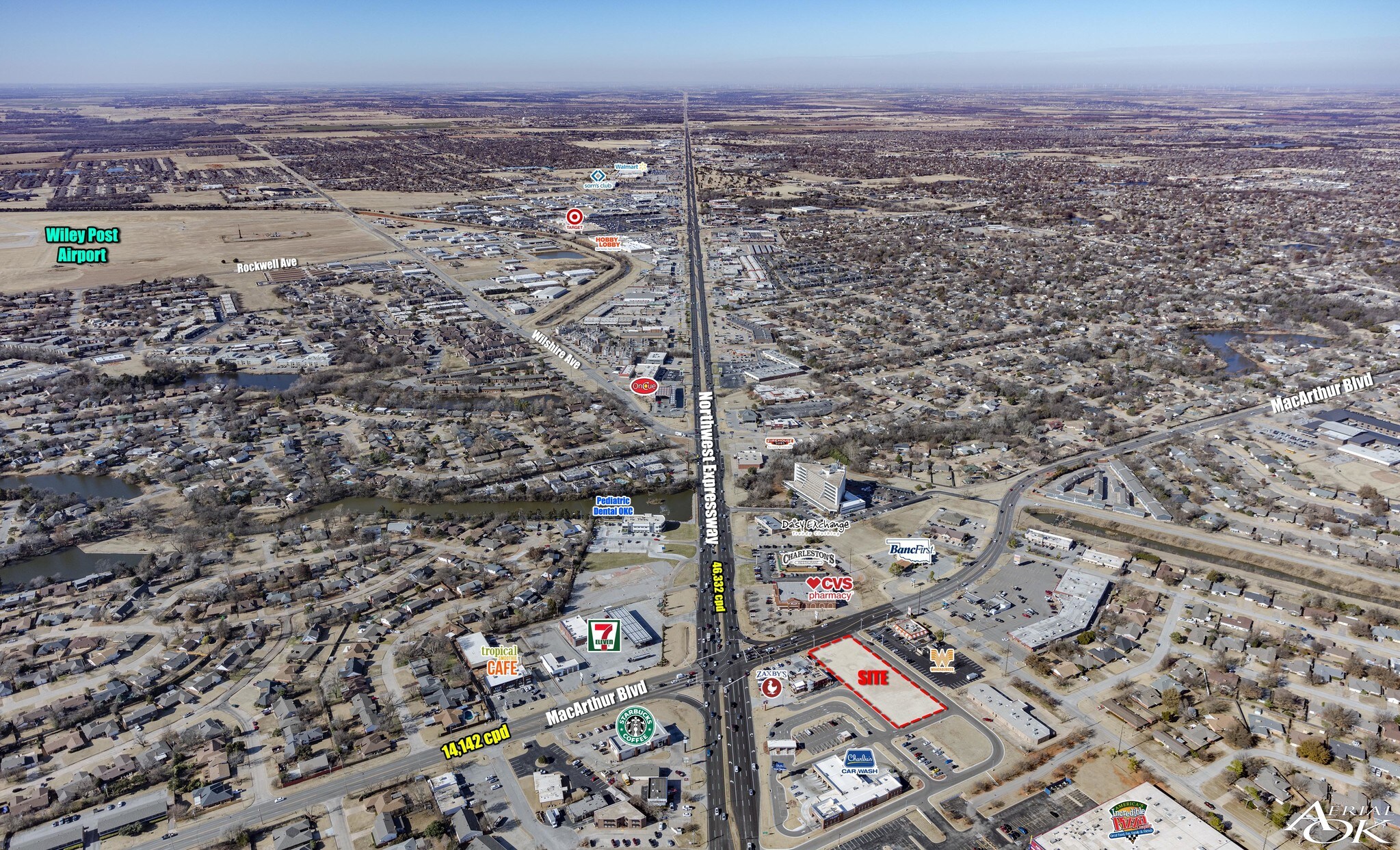 5857 NW Expressway Expy, Oklahoma City, OK à louer Aérien– Image 1 sur 2