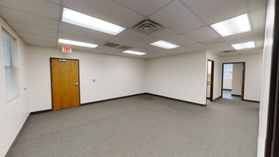 303 S Jupiter Rd, Allen, TX à louer Numérisation 3D Matterport– Image 1 sur 6