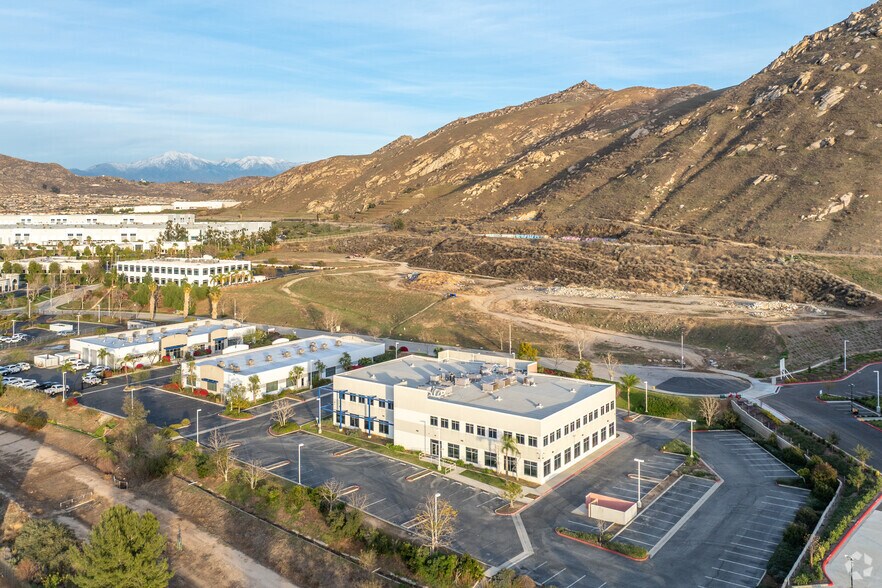 1501 Research Park Dr, Riverside, CA à louer - Aérien – Image 2 sur 5