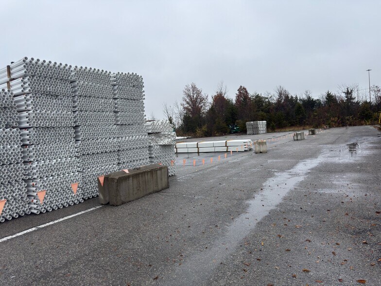 6702 Enterprise Dr, Louisville, KY à louer - Photo de l’immeuble – Image 2 sur 5