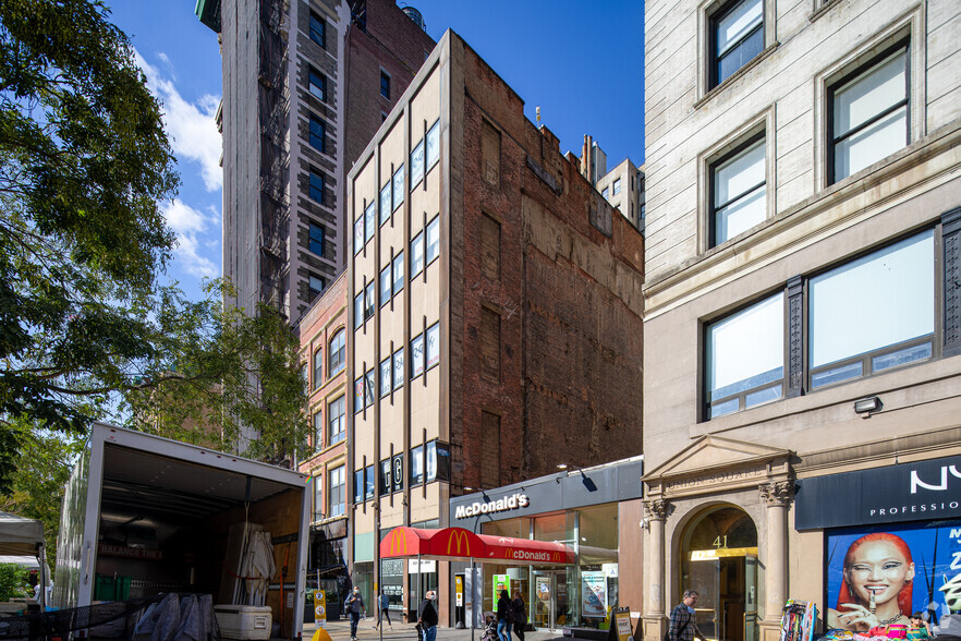 37 Union Sq W, New York, NY à louer - Photo de l’immeuble – Image 1 sur 5