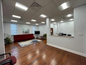1527 Franklin Ave, Mineola, NY à louer Photo intérieure– Image 2 sur 20