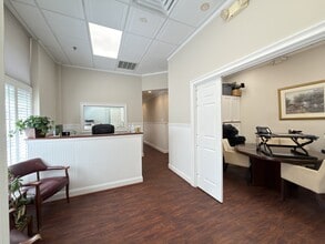 Rte 25, Mattituck, NY à louer Photo intérieure– Image 2 sur 2