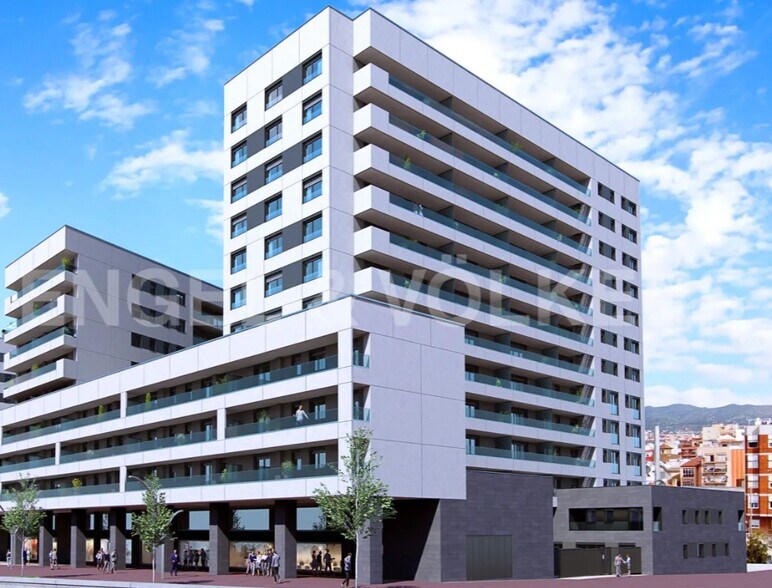 Immeuble residentiel dans Badalona, Barcelona à vendre - Photo de l’immeuble – Image 1 sur 2