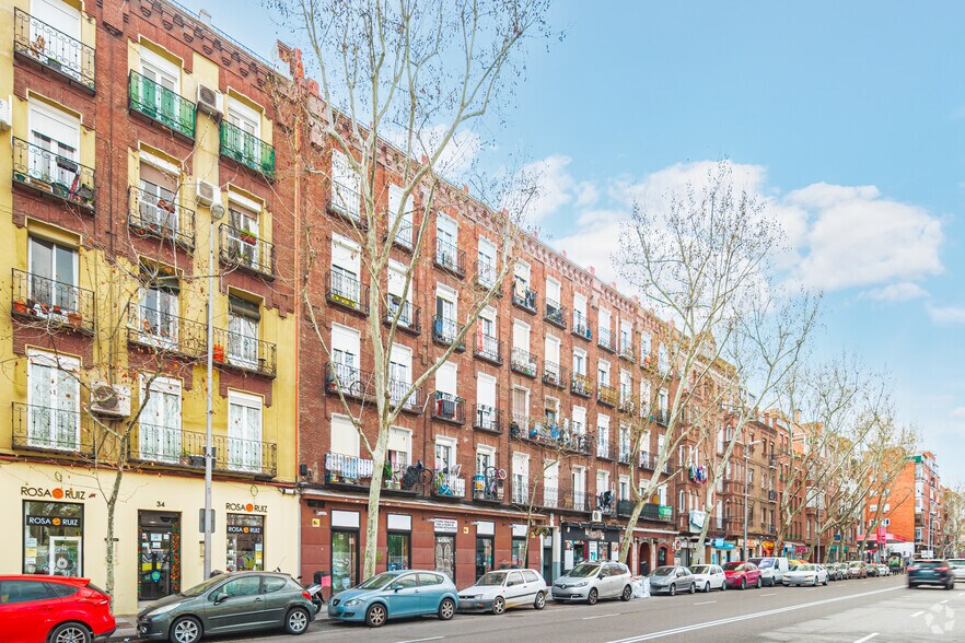 Immeuble residentiel dans Madrid, Madrid à vendre - Photo principale – Image 1 sur 2