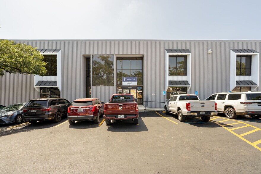 9502 Computer Dr, San Antonio, TX à vendre - Photo de l’immeuble – Image 3 sur 51