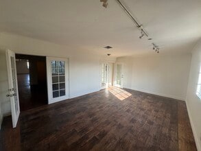 5712-5714 Lankershim Blvd, North Hollywood, CA à louer Photo intérieure– Image 2 sur 9