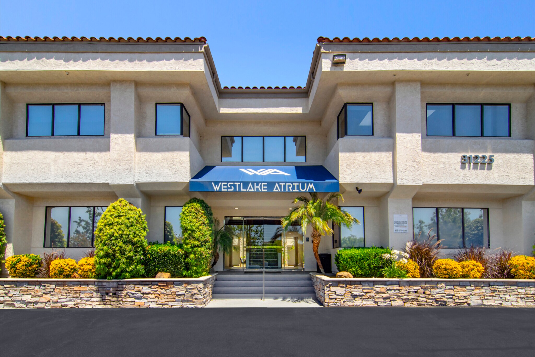 31225 La Baya Dr, Westlake Village, CA à louer Photo de l’immeuble– Image 1 sur 5