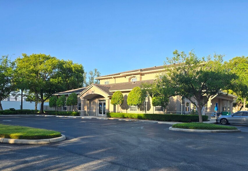 465 W Warren Ave, Longwood, FL à vendre - Photo de l’immeuble – Image 2 sur 19
