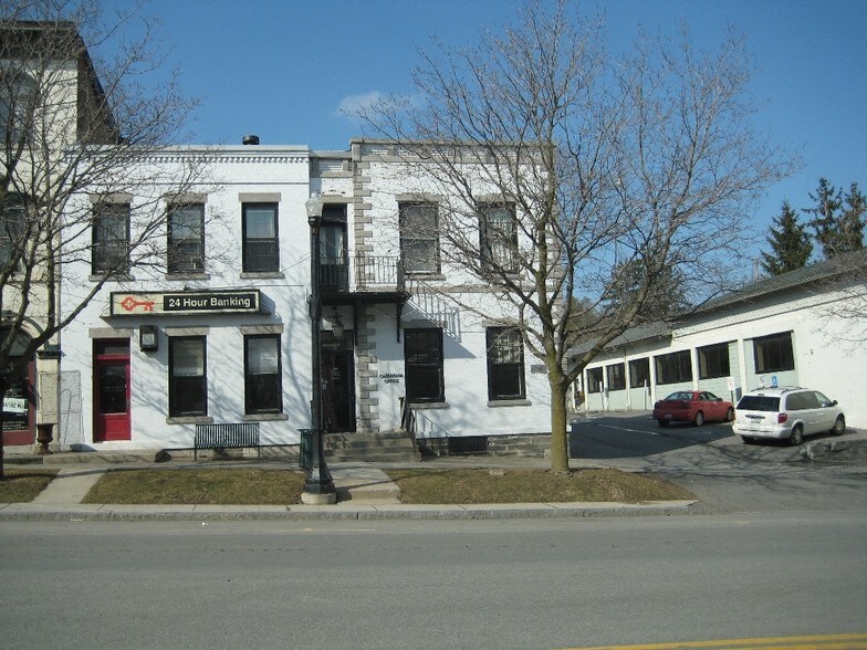 87 Albany St, Cazenovia, NY à louer - Photo de l’immeuble – Image 2 sur 3