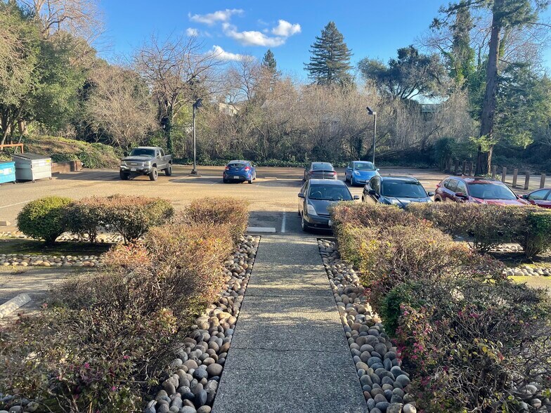 850 2nd St, Santa Rosa, CA à louer - Photo de l’immeuble – Image 3 sur 8
