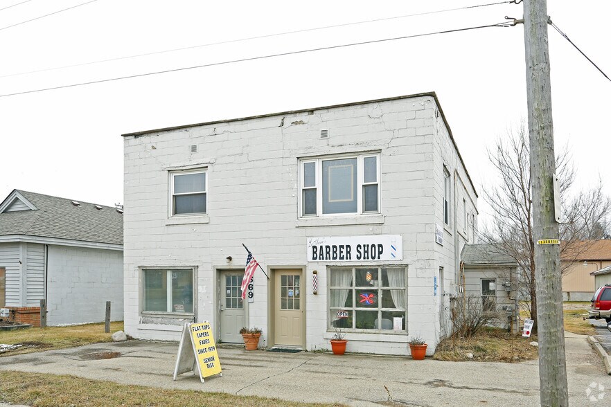 7669 Highland Rd, Waterford, MI à vendre - Photo principale – Image 1 sur 5