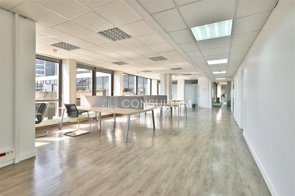 Bureau dans Saint-Cloud à vendre Photo de l’immeuble– Image 1 sur 8
