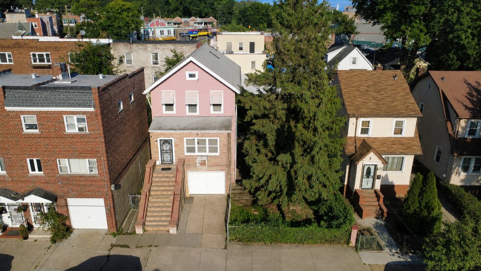 3044 Young Ave, Bronx, NY à vendre - Photo de l’immeuble – Image 2 sur 3
