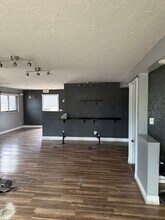 6859 N Ridge Rd, Madison, OH à louer Photo intérieure– Image 2 sur 5