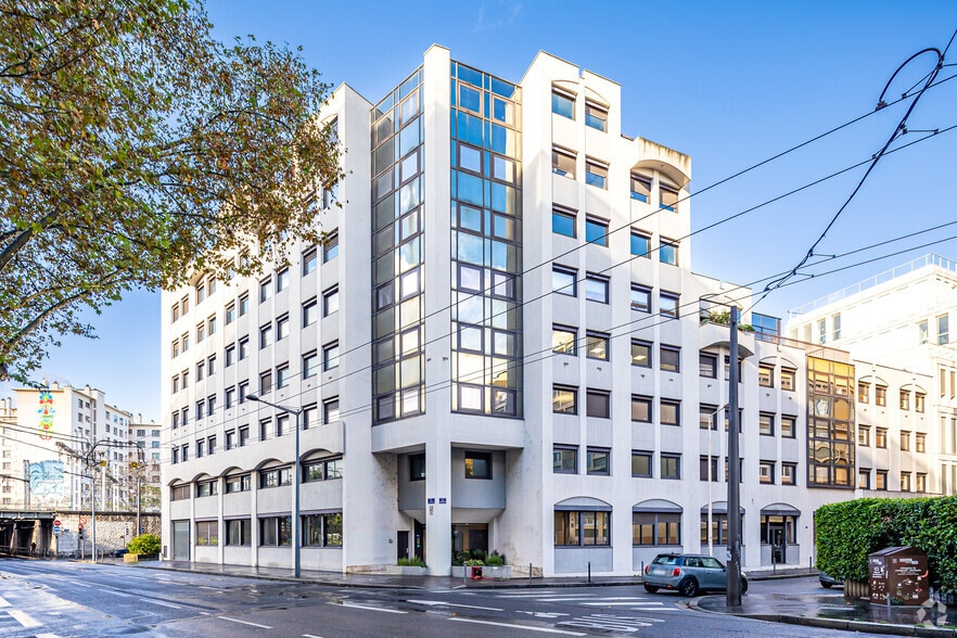 11 Rue Des Emeraudes, Lyon à louer - Photo principale – Image 1 sur 2