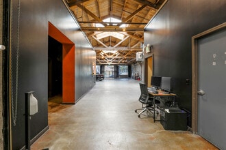 1345 Howard St, San Francisco, CA à louer Photo de l’immeuble– Image 1 sur 6