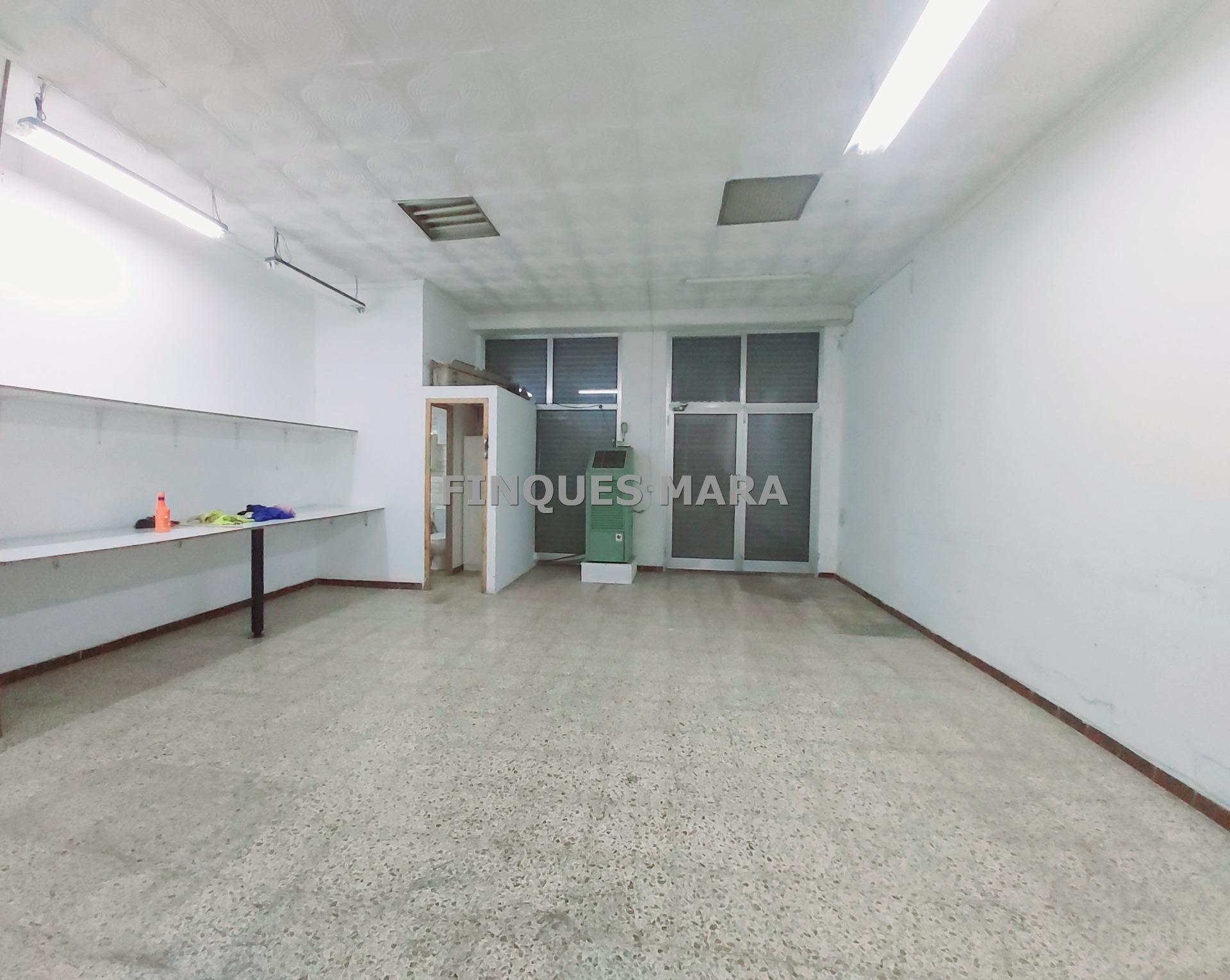 Local commercial dans Sant Boi de Llobregat, Barcelona à louer Plan d’étage– Image 1 sur 6