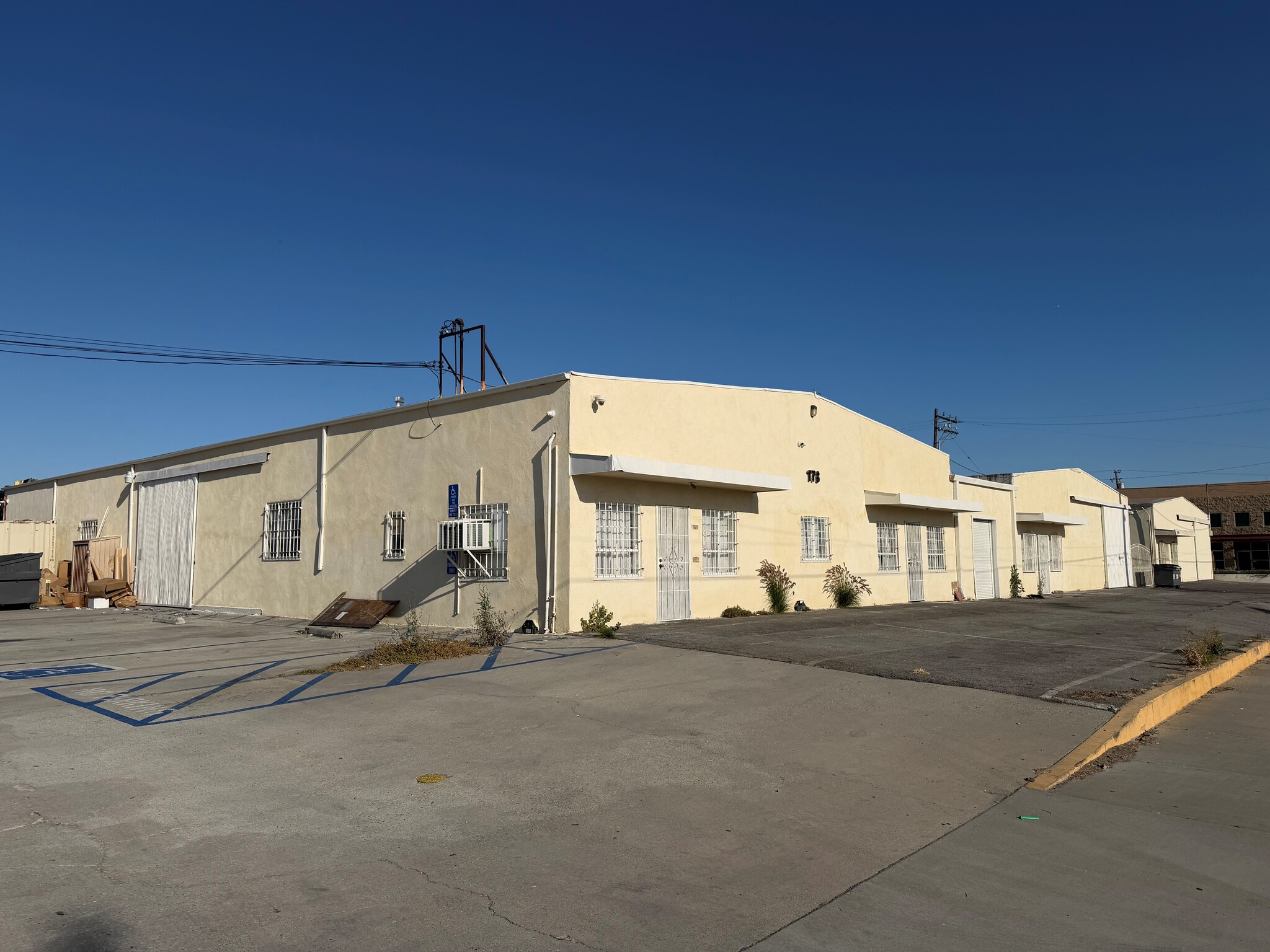 1728 Potrero Ave, South El Monte, CA à louer Photo de l’immeuble– Image 1 sur 3