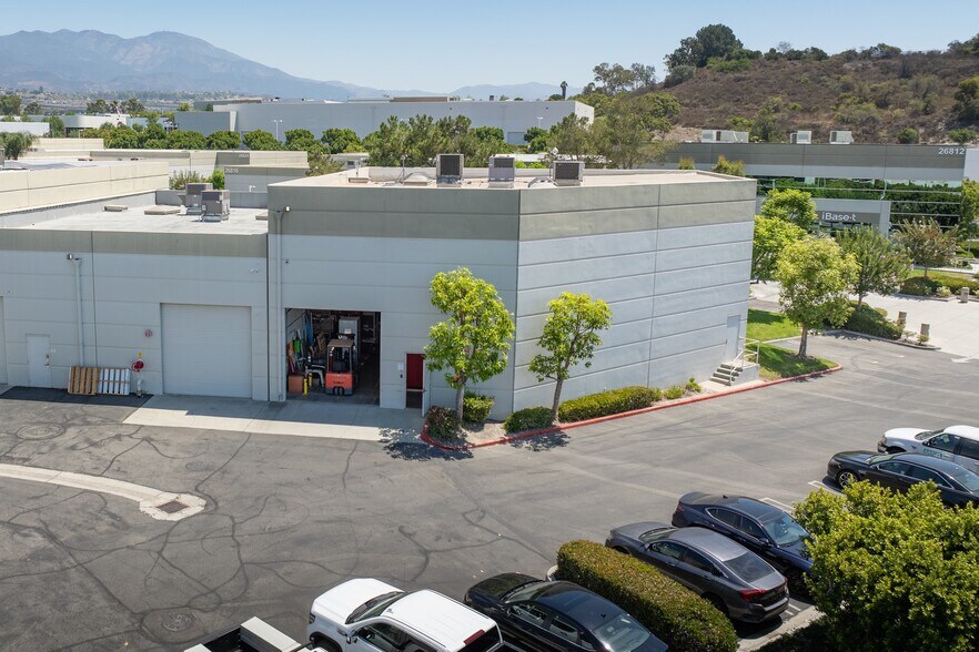 26806 Vista Terrace, Lake Forest, CA à vendre - Photo de l’immeuble – Image 2 sur 4