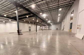 35 Eastman St, South Easton, MA à louer Photo intérieure– Image 1 sur 3