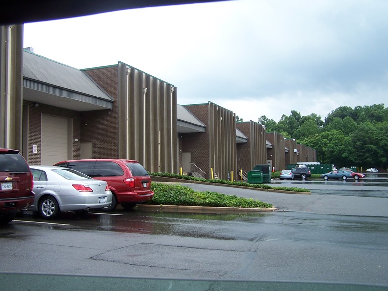 5150-5184 Eisenhower Ave, Alexandria, VA à louer - Photo de l’immeuble – Image 2 sur 9