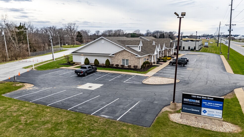 1355 W Main St, Bellevue, OH à louer - Photo de l’immeuble – Image 3 sur 39