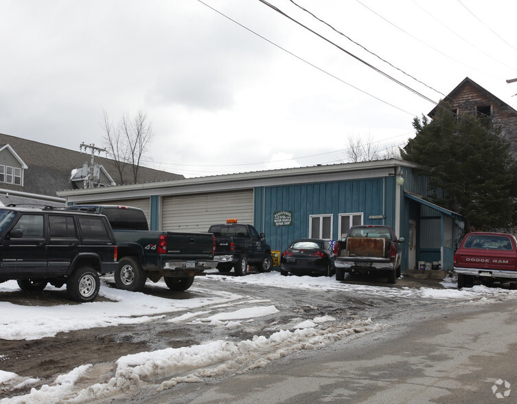 95 River St, Warrensburg, NY à vendre - Photo principale – Image 1 sur 3