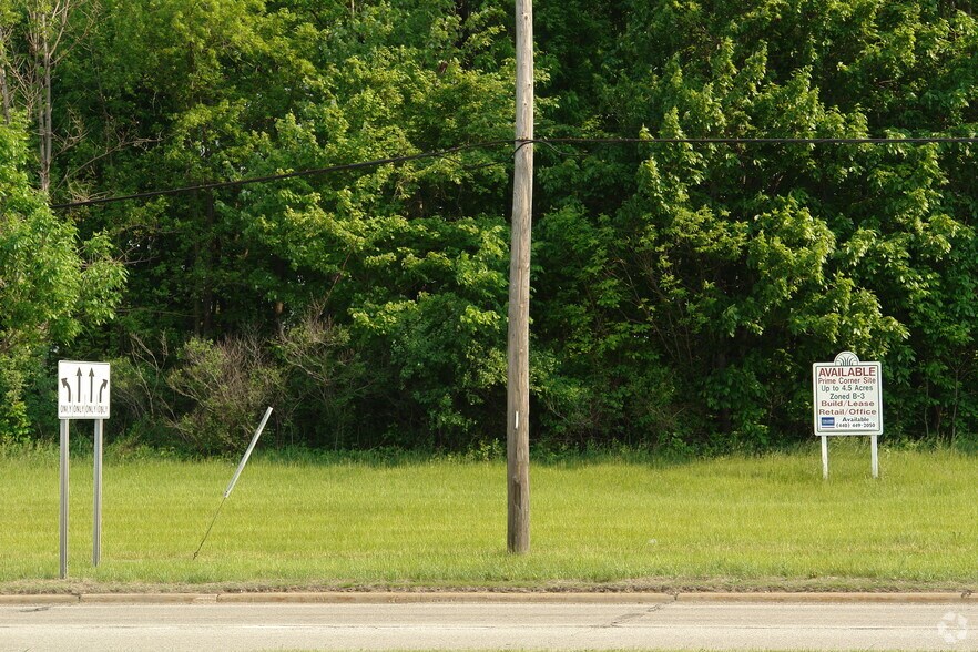 Mortimer Rd, Bedford, OH à vendre - Photo de l’immeuble – Image 3 sur 4