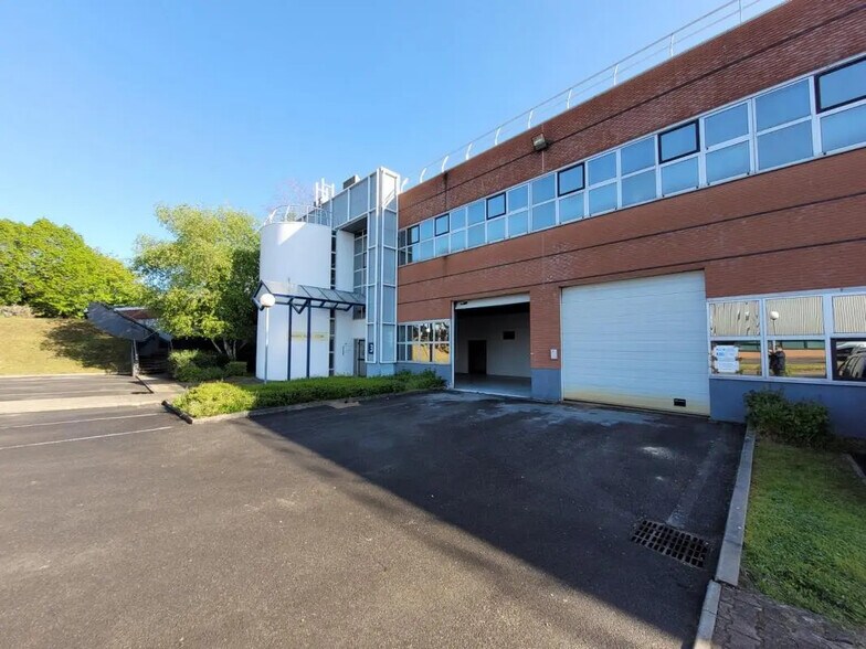 Industriel/Logistique dans Saint-Thibault-des-Vignes à louer - Photo de l’immeuble – Image 1 sur 10