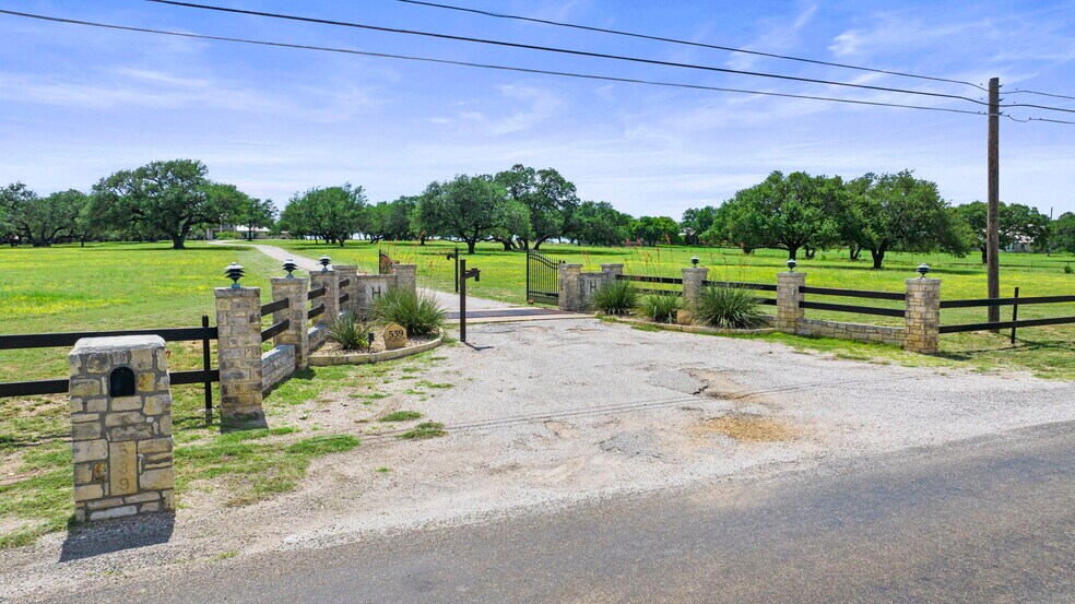 539 Oak Vista Dr, Burnet, TX à vendre - Autre – Image 3 sur 71