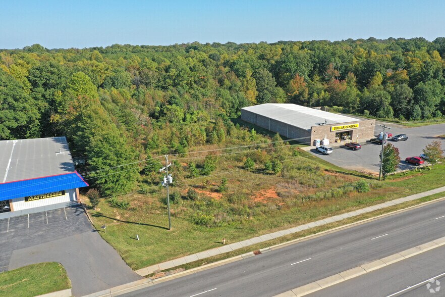 Freeway Dr, Reidsville, NC à louer - Photo de l’immeuble – Image 3 sur 11