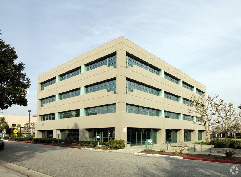 800 Fairmount Ave, Pasadena, CA à louer - Photo de l’immeuble – Image 2 sur 6