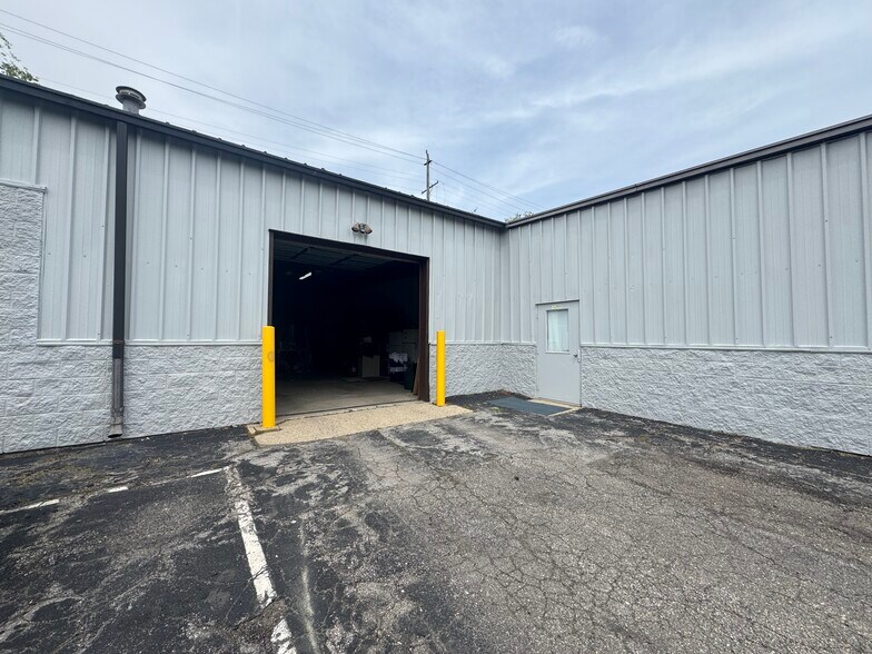 4111 Jackson Rd, Ann Arbor, MI à louer - Photo de l’immeuble – Image 3 sur 10