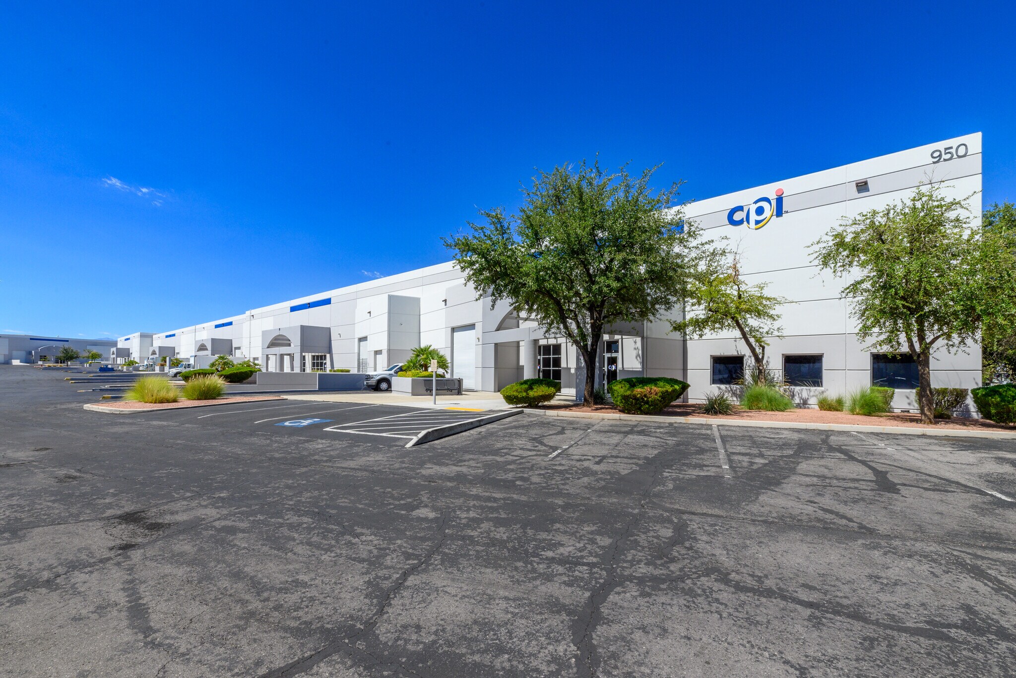 950 Pilot Rd, Las Vegas, NV à louer Photo de l’immeuble– Image 1 sur 2