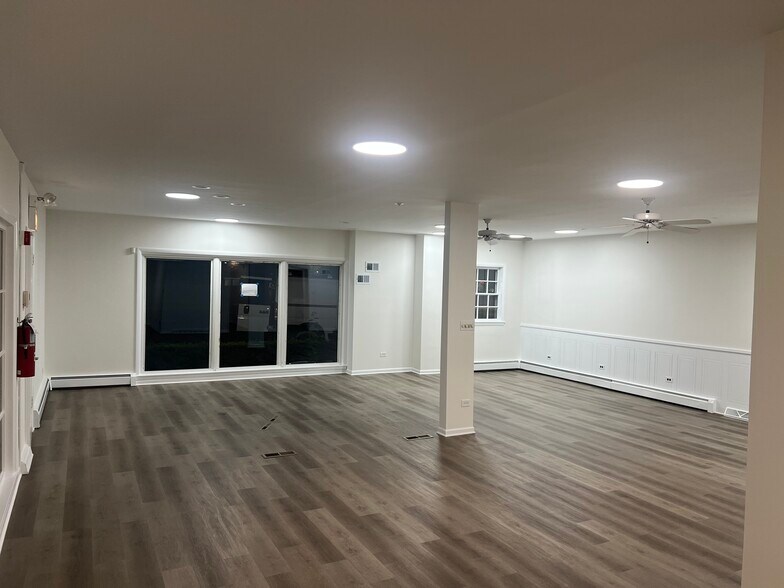 5512 S Brainard Ave, Countryside, IL à louer - Photo de l’immeuble – Image 3 sur 10