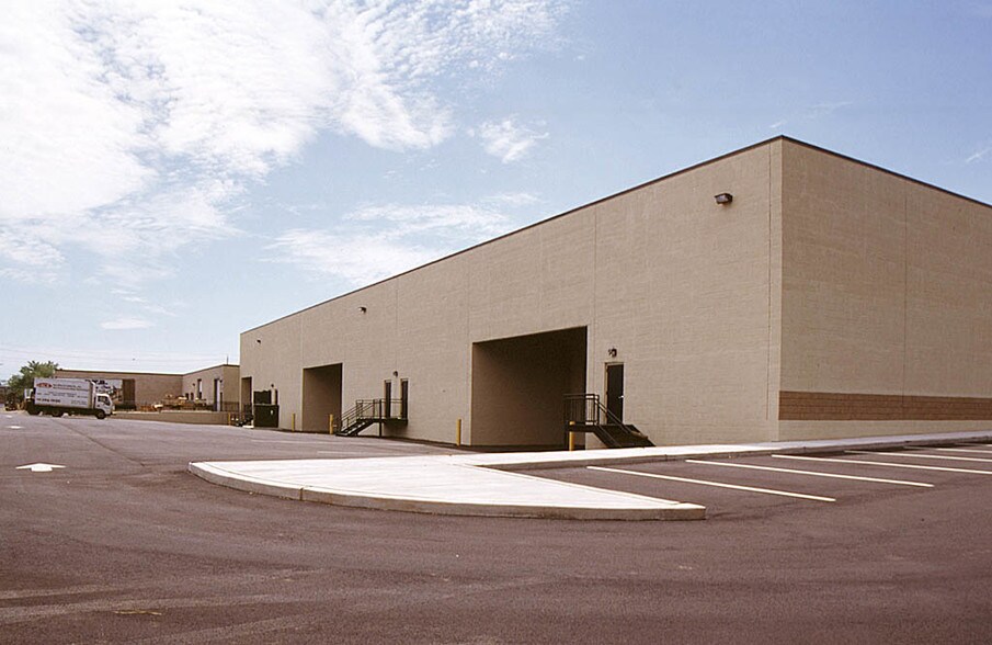 365 Blair Rd, Avenel, NJ à louer - Autre – Image 2 sur 7