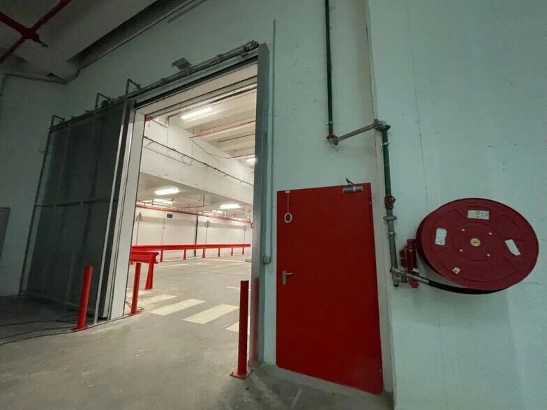 Industriel/Logistique dans Paris à louer - Photo de l’immeuble – Image 3 sur 6