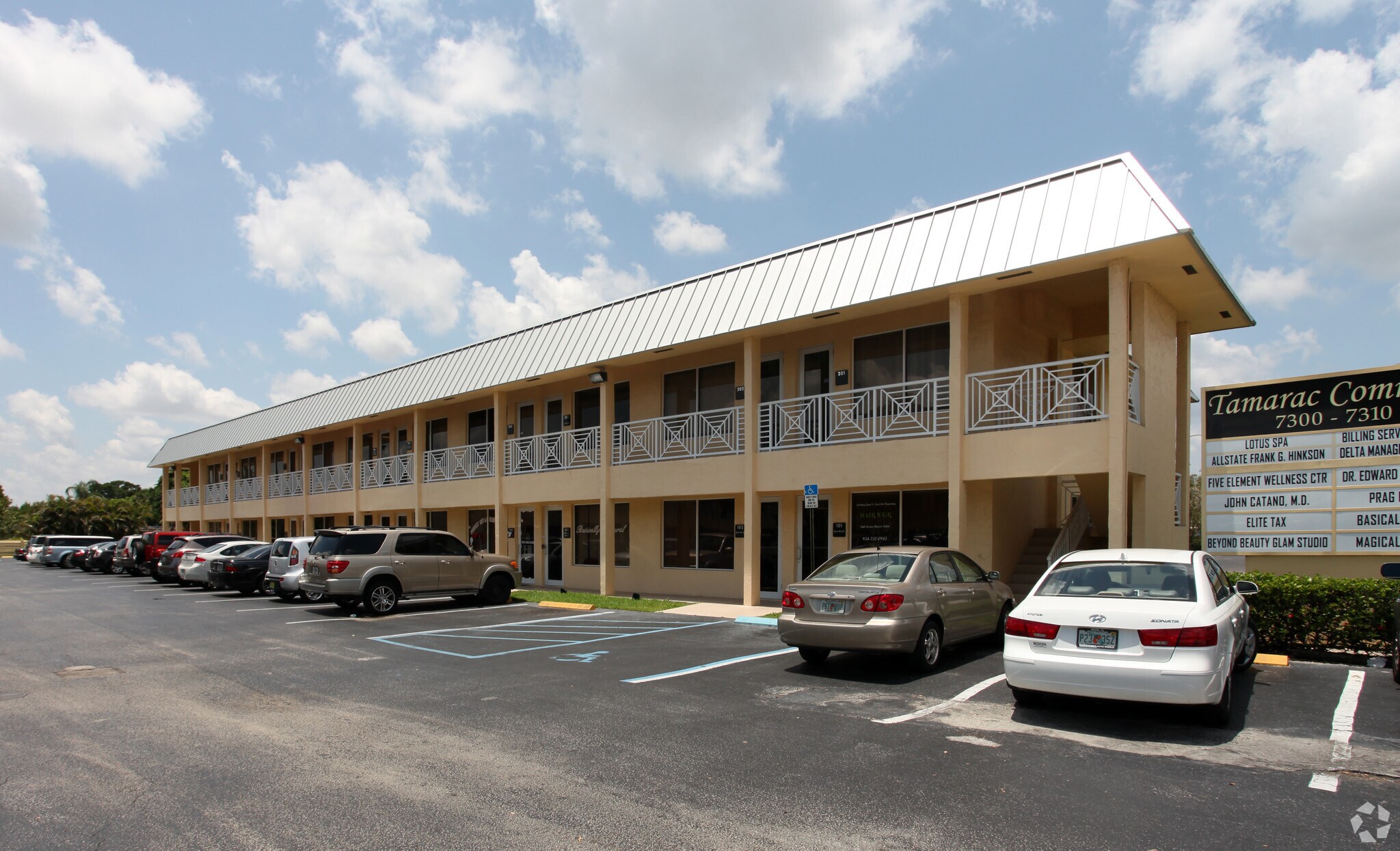 7310 W Mcnab Rd, Tamarac, FL à louer Photo principale– Image 1 sur 16