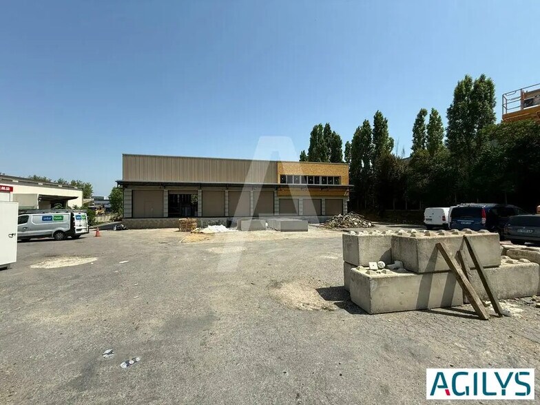 Local d’activités dans Morangis à louer - Photo de l’immeuble – Image 3 sur 6