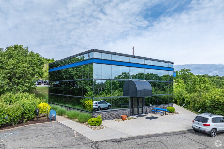 800 N Bell Ave, Carnegie, PA à louer - Photo de l’immeuble – Image 2 sur 8