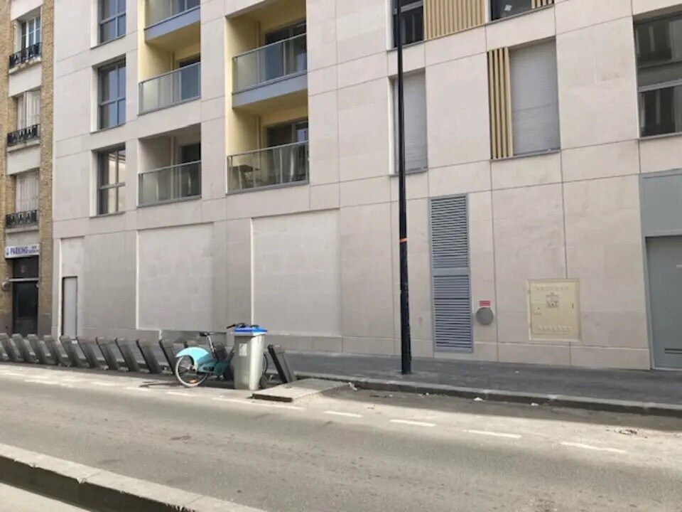 Local commercial dans Aubervilliers à louer Photo de l’immeuble– Image 1 sur 11