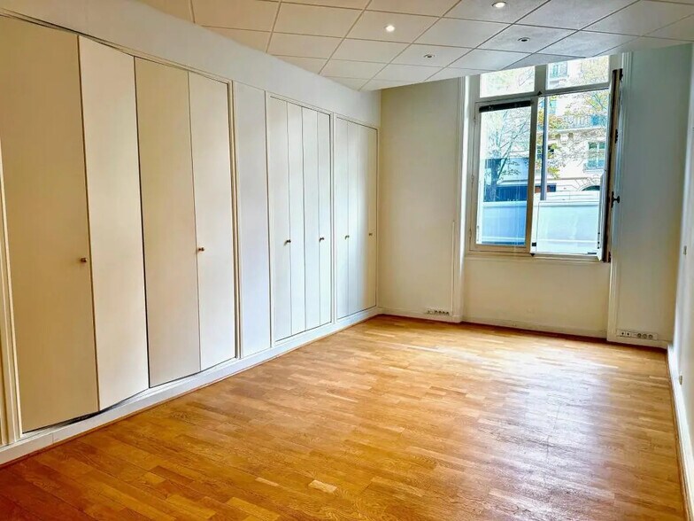 Bureau dans Paris à louer - Photo de l’immeuble – Image 2 sur 5