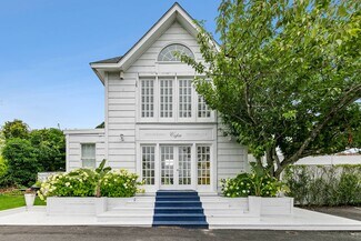 Plus de détails pour 281 County Road 39A, Southampton, NY - Hôtellerie à vendre