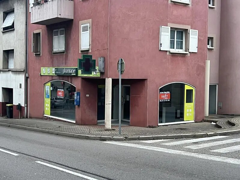 Local commercial dans Auberives-sur-Varèze à vendre Photo de l’immeuble– Image 1 sur 11