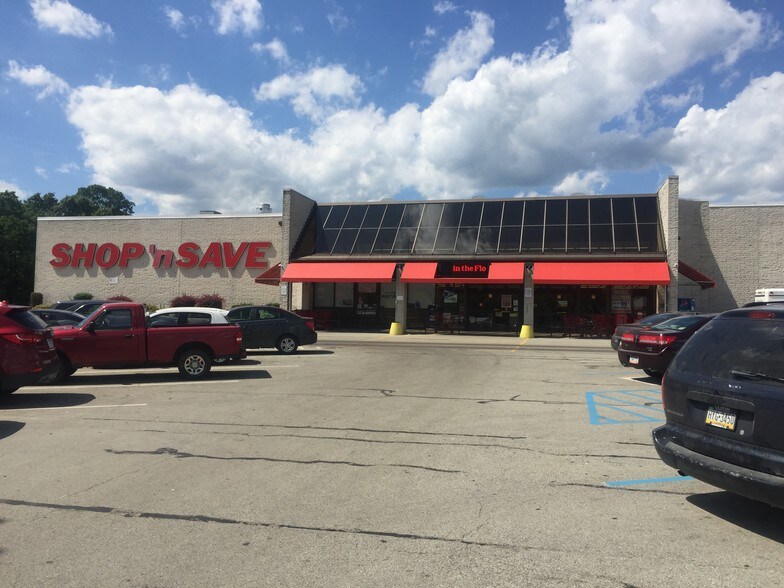 1 Franklin Village Mall, Kittanning, PA à louer - Photo de l’immeuble – Image 1 sur 4