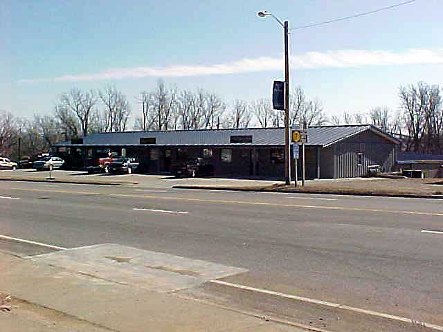 1642 Main St, Atchison, KS à louer - Photo de l’immeuble – Image 2 sur 4