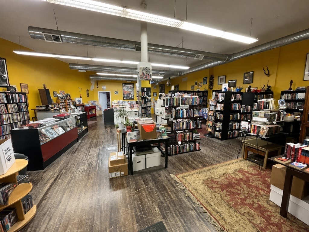 3182-3184 N Elston Ave, Chicago, IL à louer Photo intérieure– Image 1 sur 2